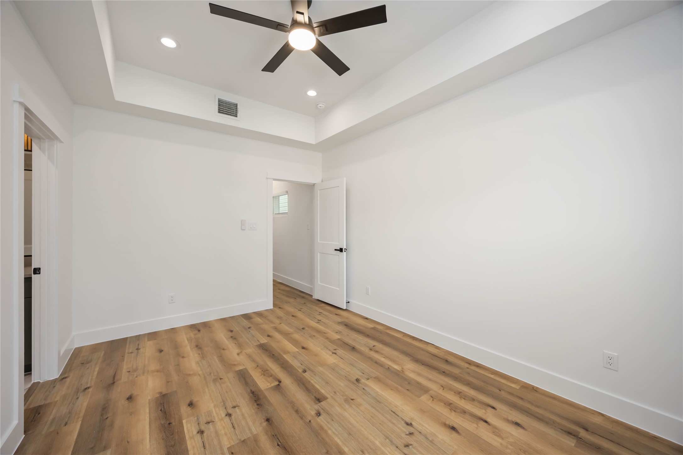 8013 Cora Street, Unit B Houston, TX 77088 - Photo 12 of 20 Primary Room