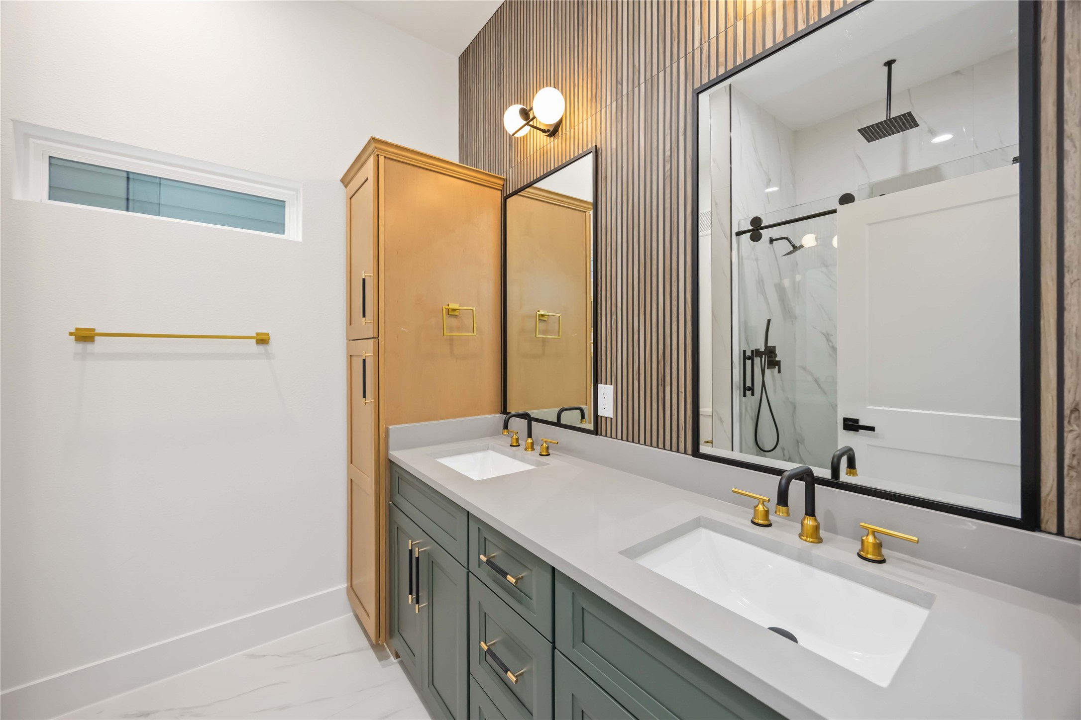 8013 Cora Street, Unit B Houston, TX 77088 - Photo 14 of 20 Ensuite Vanity