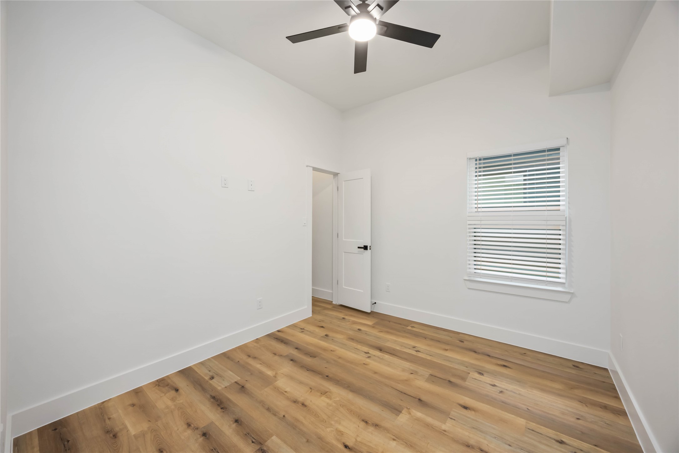 8013 Cora Street, Unit B Houston, TX 77088 - Photo 10 of 20 2nd Bedroom