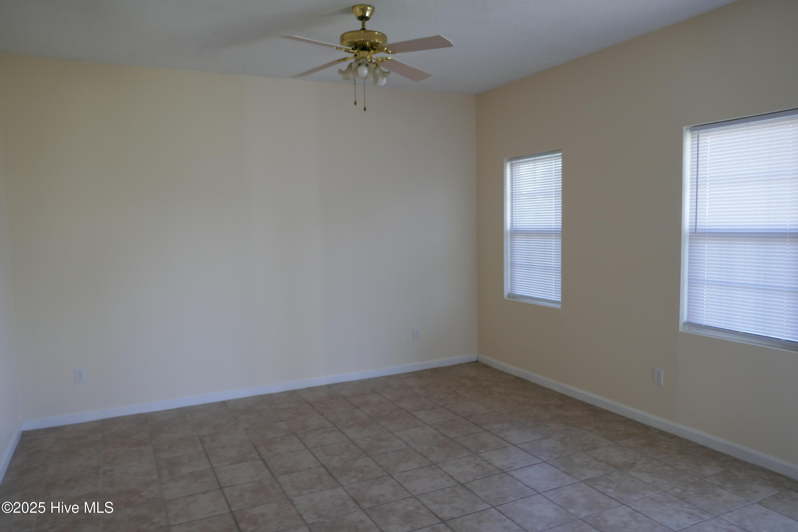 305 Speed Street Elizabeth City, NC 27909 - Photo 2 of 6 P1050678