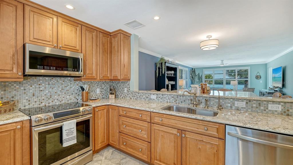 605 Sutton Place, Unit 201 Longboat Key, FL 34228 - Photo 9 of 46