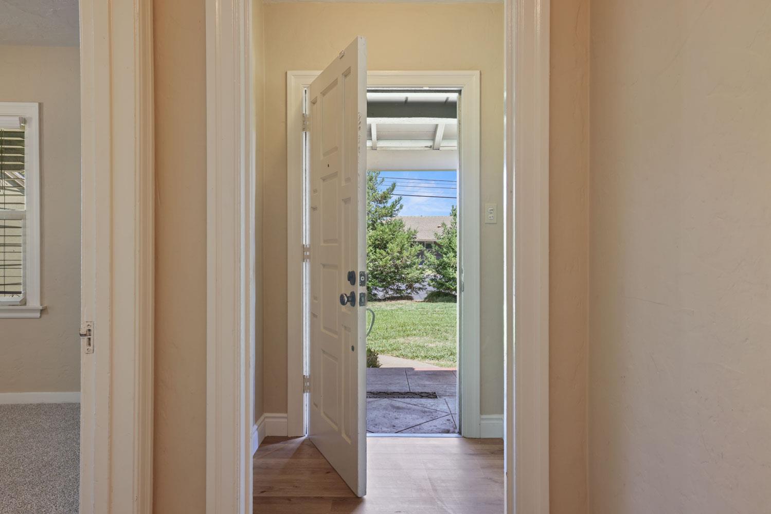 710 West Turner Road Lodi, CA 95240 - Photo 4 of 43 Gallery Image 4
