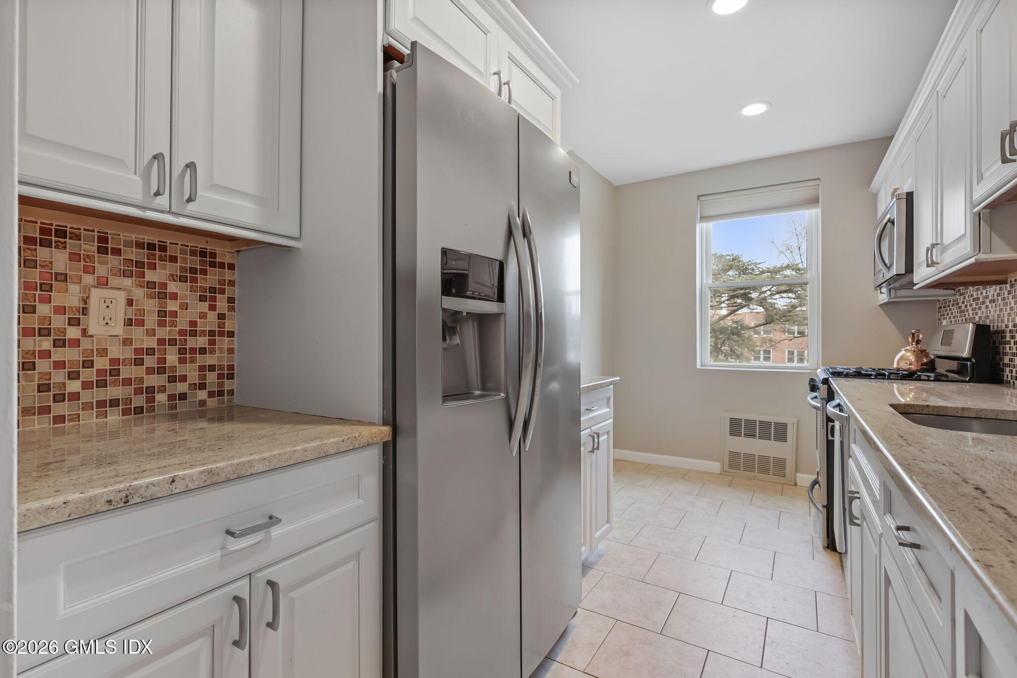 3 Putnam Hill, Unit 4F Greenwich, CT 06830 - Photo 15 of 22 15-web-or-mls-3-putnam-hill-rd-apt-4f