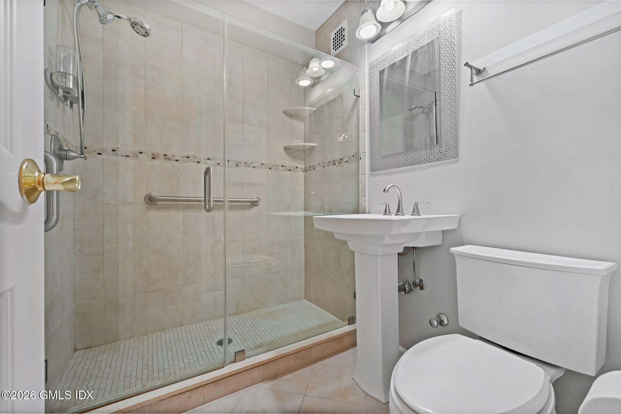 3 Putnam Hill, Unit 4F Greenwich, CT 06830 - Photo 18 of 22 21-web-or-mls-3-putnam-hill-rd-apt-4f