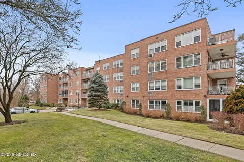 $425,000 | 3 Putnam Hill, Unit 4F, Greenwich, CT 06830