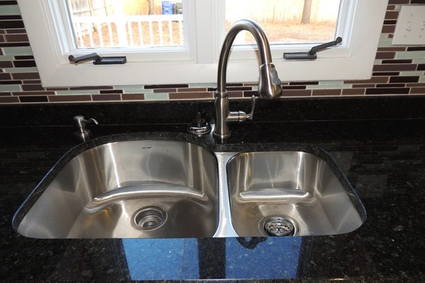 83 Wollaston Street Springfield, MA 01119 - Photo 4 of 22 Gallery Image 4