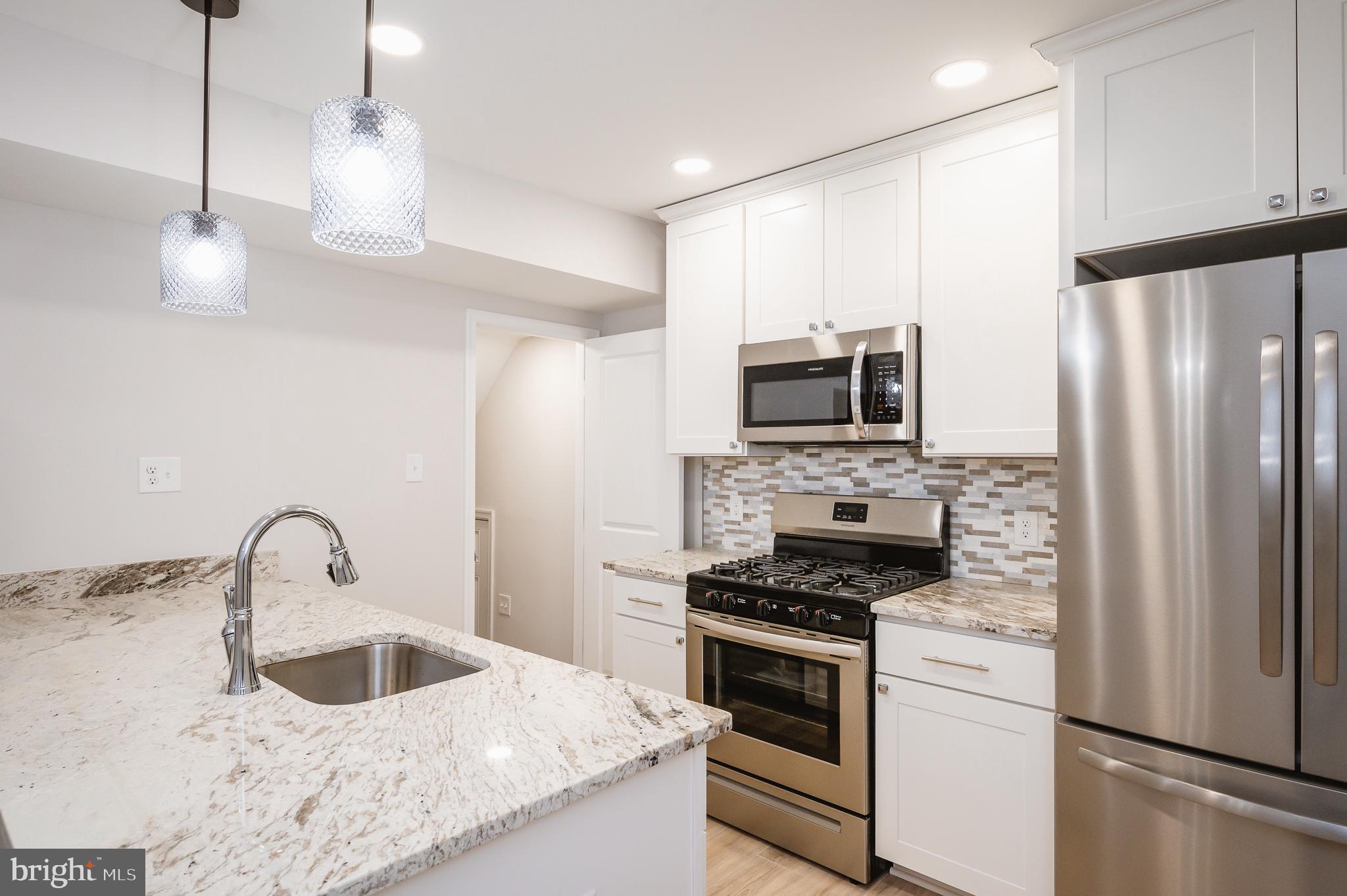 6815 Dunbar Road Dundalk, MD 21222 - Photo 5 of 45