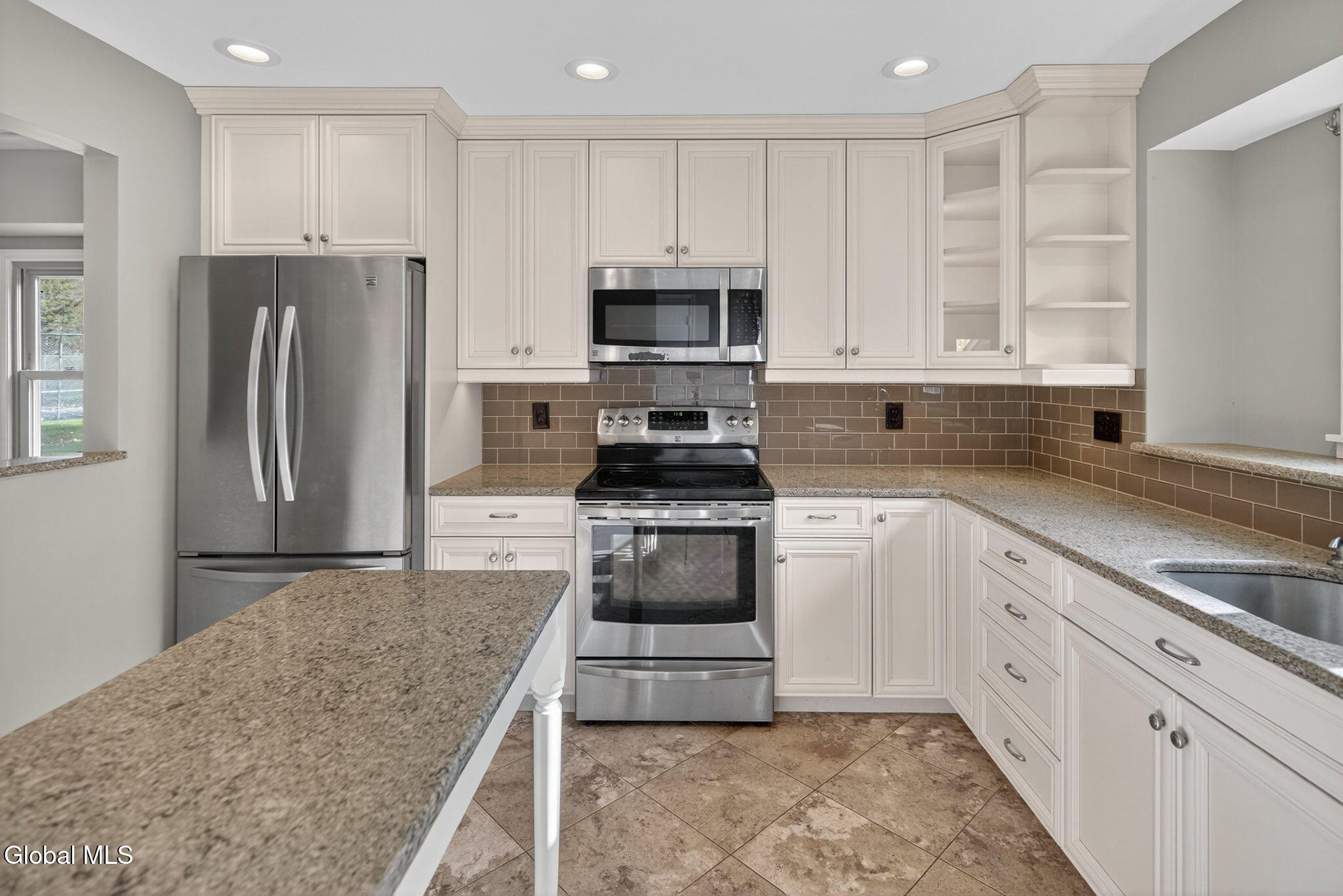 6 Freemans Way Halfmoon, NY 12065 - Photo 3 of 28 5-web-or-mls-005-DSC04783