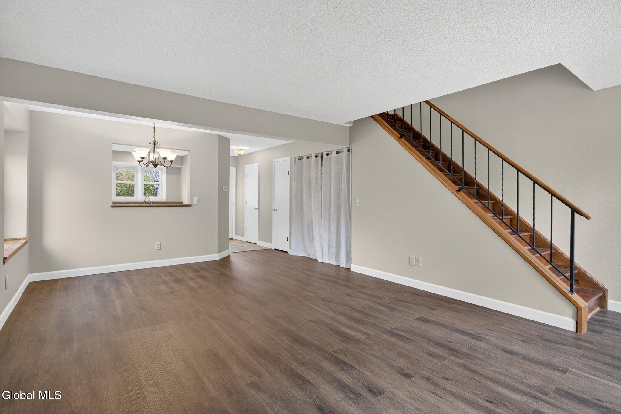 6 Freemans Way Halfmoon, NY 12065 - Photo 8 of 28 11-web-or-mls-011-DSC04868