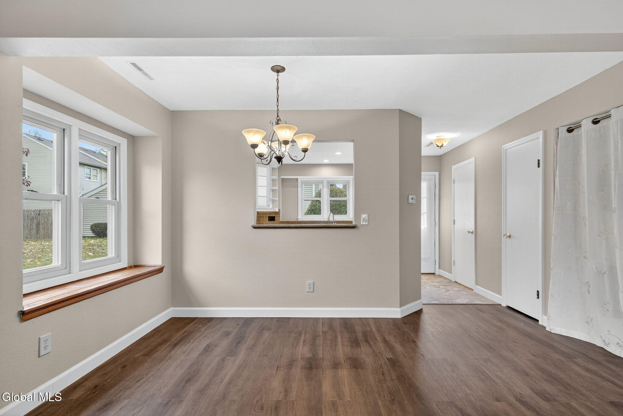 6 Freemans Way Halfmoon, NY 12065 - Photo 9 of 28 10-web-or-mls-010-DSC04843