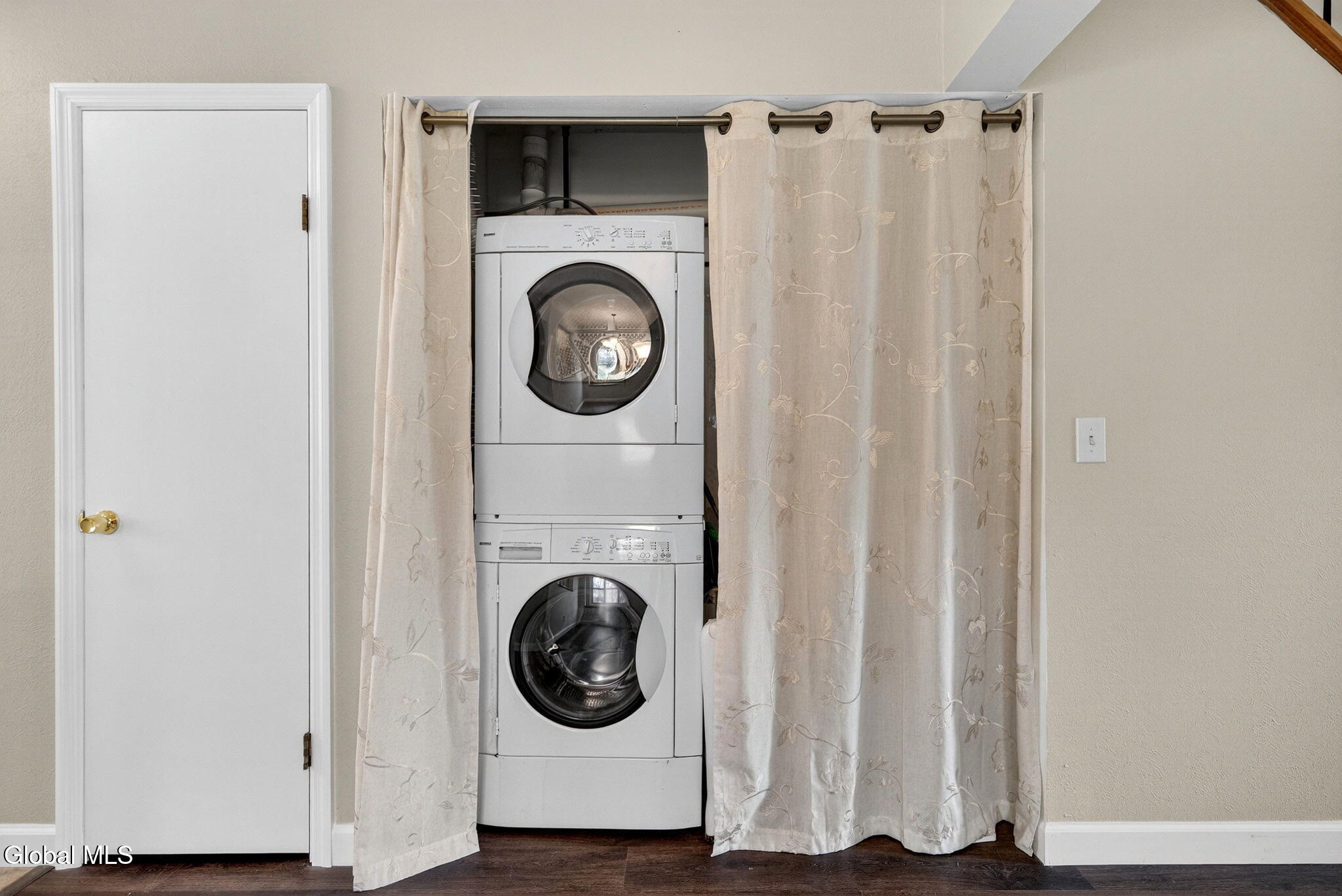 6 Freemans Way Halfmoon, NY 12065 - Photo 10 of 28 9-web-or-mls-009-DSC04834