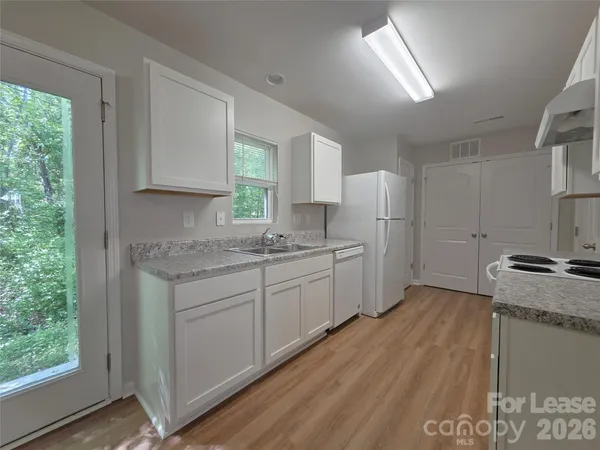 $1,595 | 1156 McRee Heights Circle, Newton, NC 28658