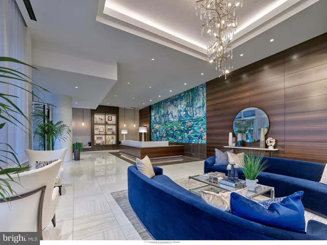 $1,495,000 | 301 South Broad Street, Unit 804, Philadelphia, PA 19107