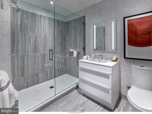 $1,495,000 | 301 South Broad Street, Unit 804, Philadelphia, PA 19107