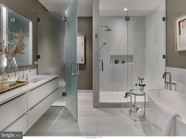 $1,495,000 | 301 South Broad Street, Unit 804, Philadelphia, PA 19107