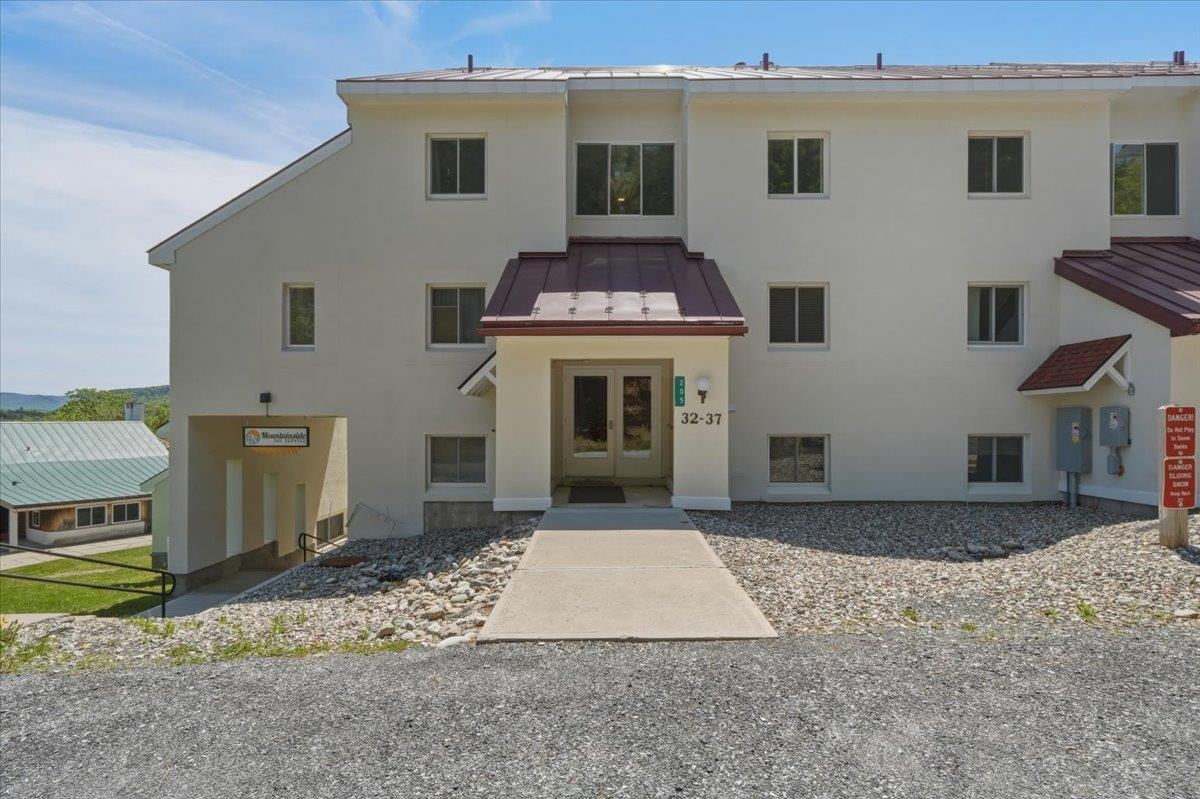205 Mountainside Drive, Unit 35 Warren, VT 05674 - Photo 2 of 33