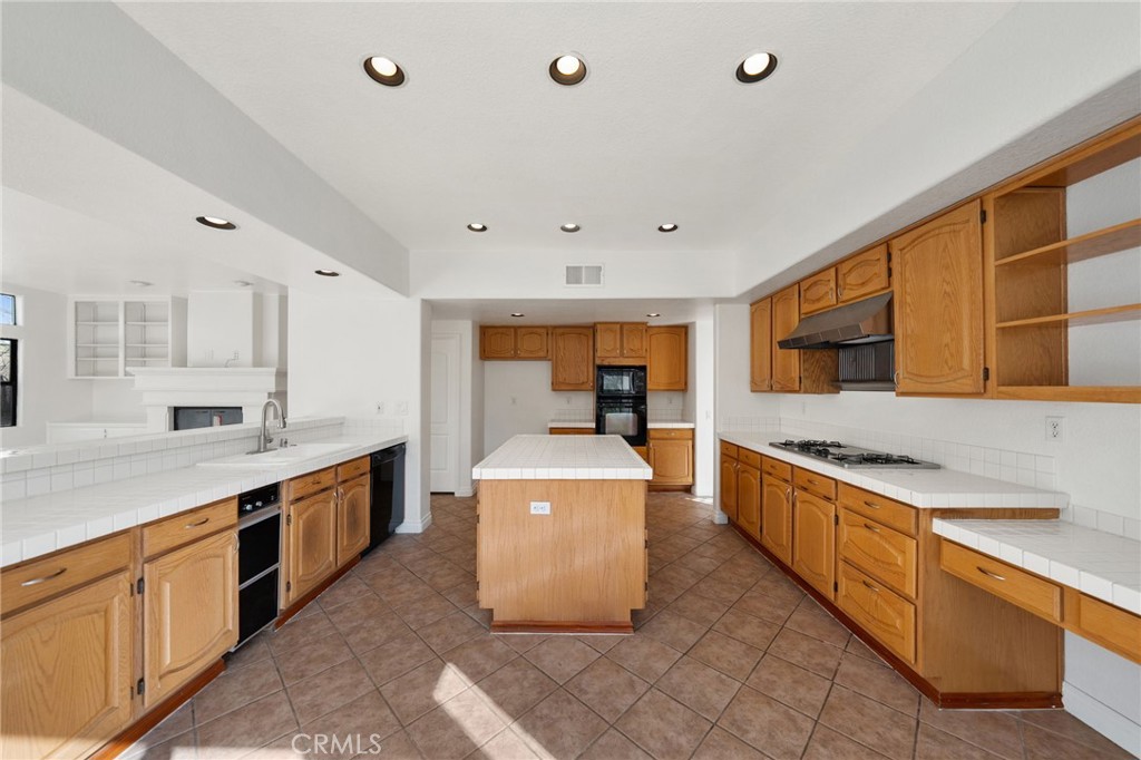 2860 Hidden Hills Way West Corona, CA 92882 - Photo 12 of 63