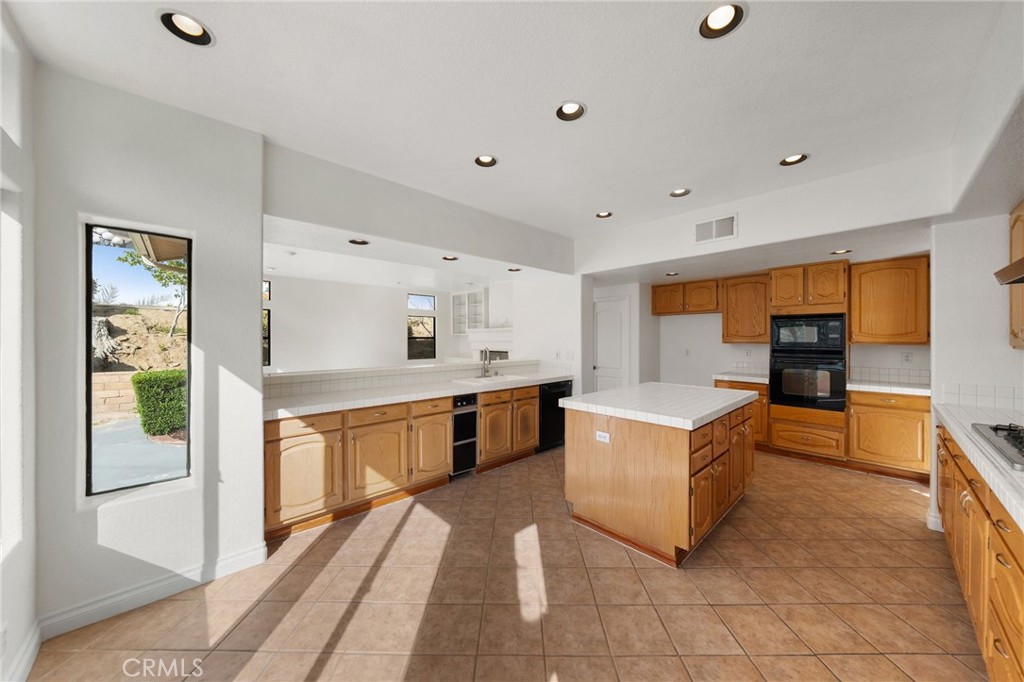 2860 Hidden Hills Way West Corona, CA 92882 - Photo 14 of 63