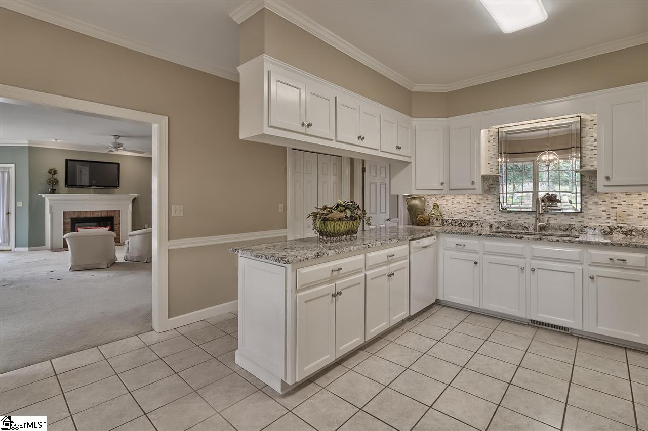 703 Little Creek Road Anderson, SC 29621 - Photo 3 of 29