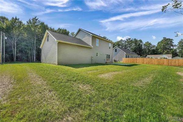 $439,900 | 26 Rosalind Drive, Evans, NY 14006