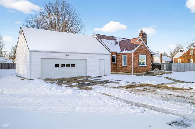 $263,000 | 222 Coovert Street, Columbus, IN 47201