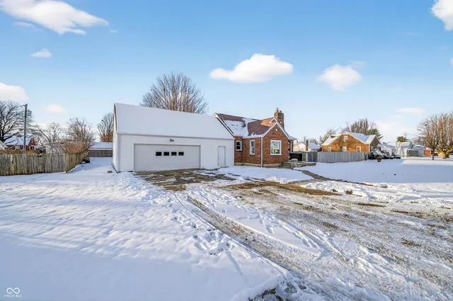 $263,000 | 222 Coovert Street, Columbus, IN 47201