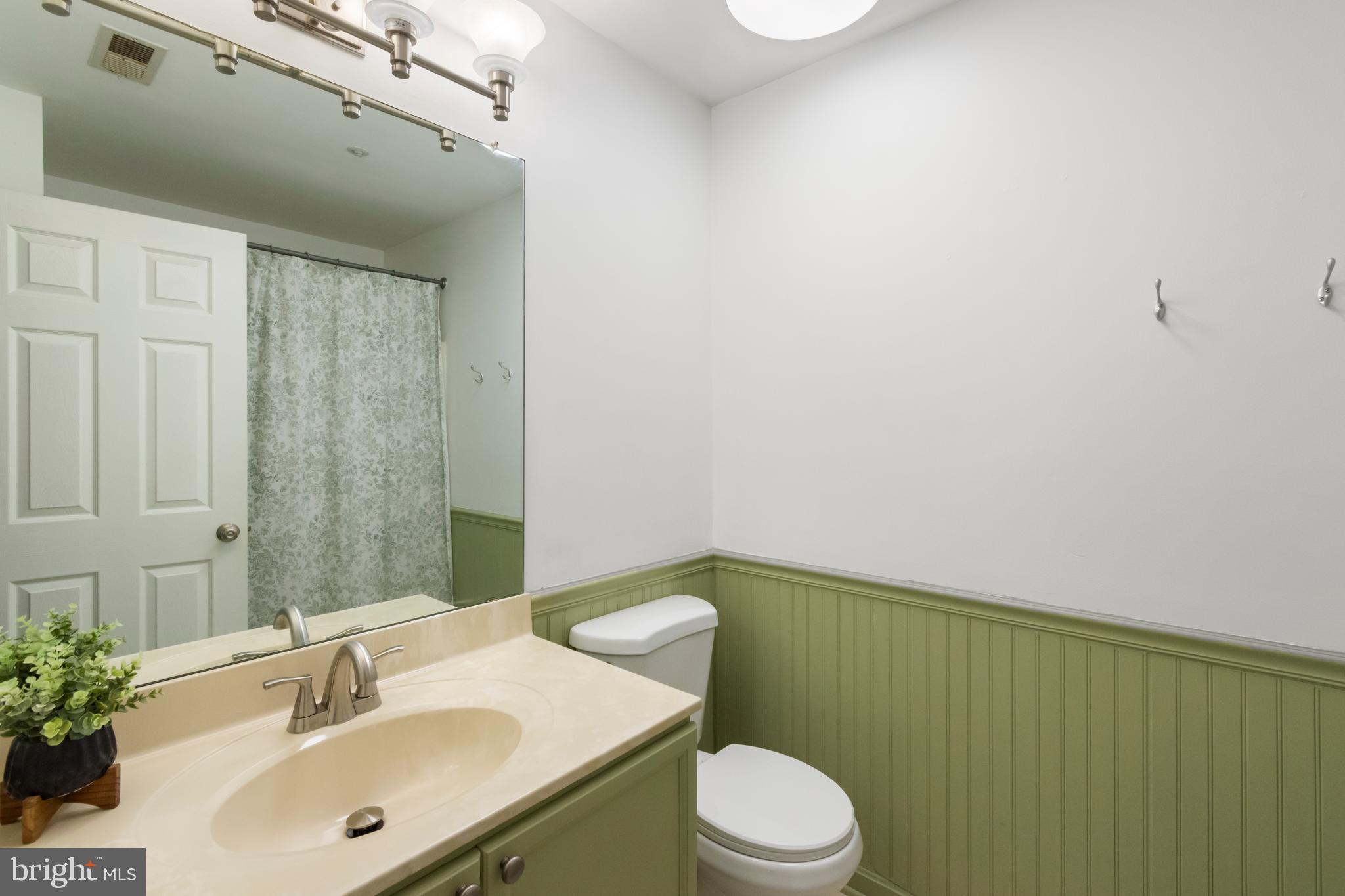 2406 Ellsworth Way, Unit 3B Frederick, MD 21702 - Photo 15 of 27 Primary Bath