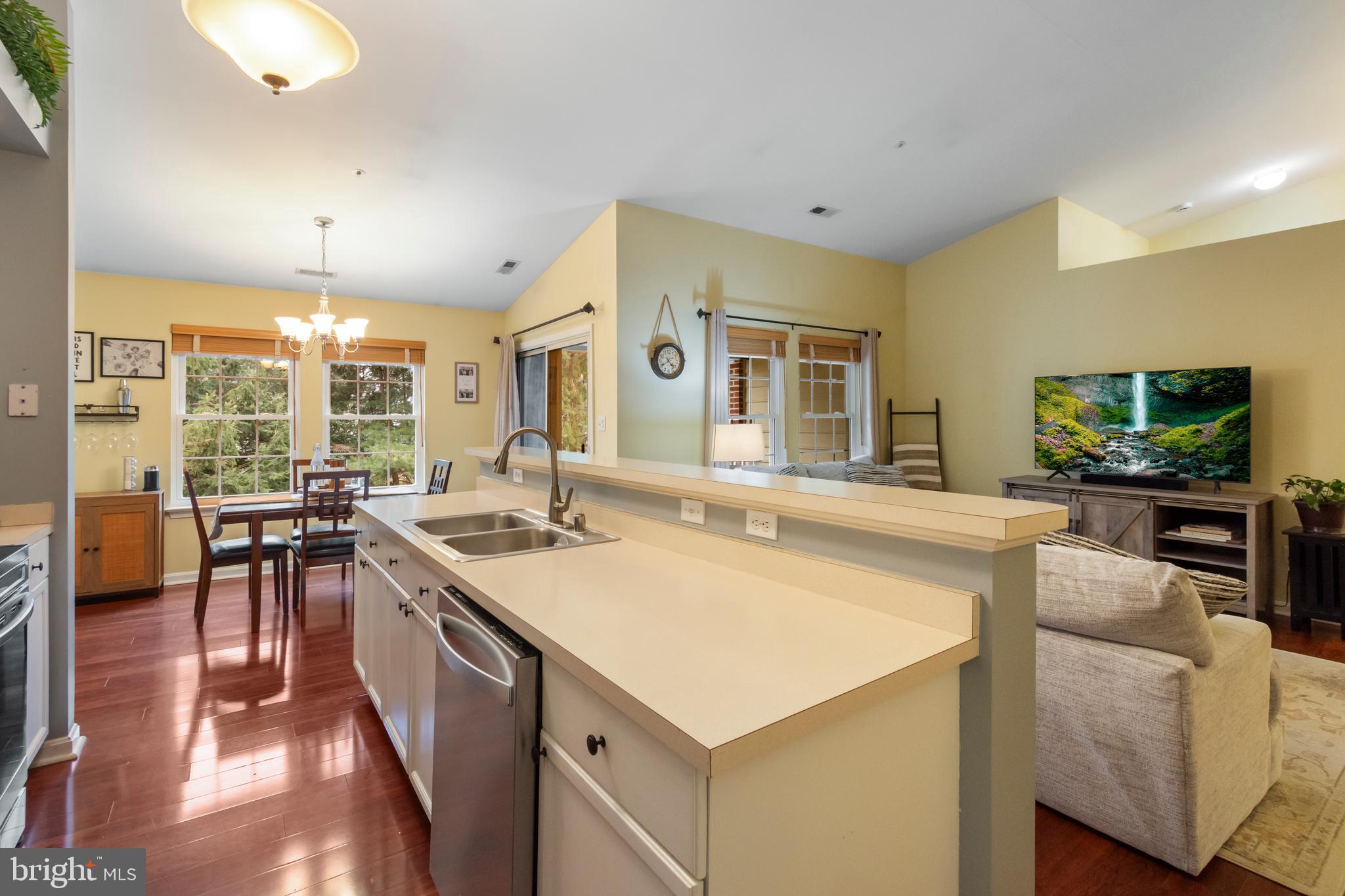 2406 Ellsworth Way, Unit 3B Frederick, MD 21702 - Photo 9 of 27 Kitchen and dining area