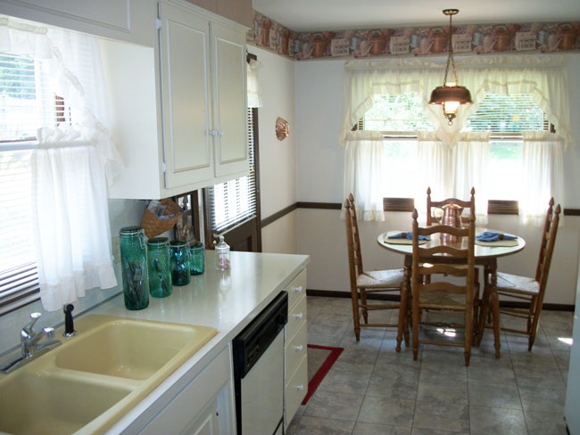 1833 Wheeler Road Vincennes, IN 47591 - Photo 3 of 12 Gallery Image 3