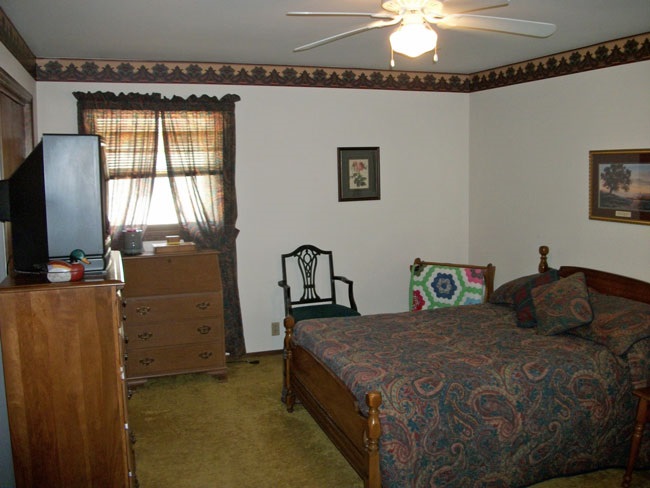 1833 Wheeler Road Vincennes, IN 47591 - Photo 10 of 12 Gallery Image 10