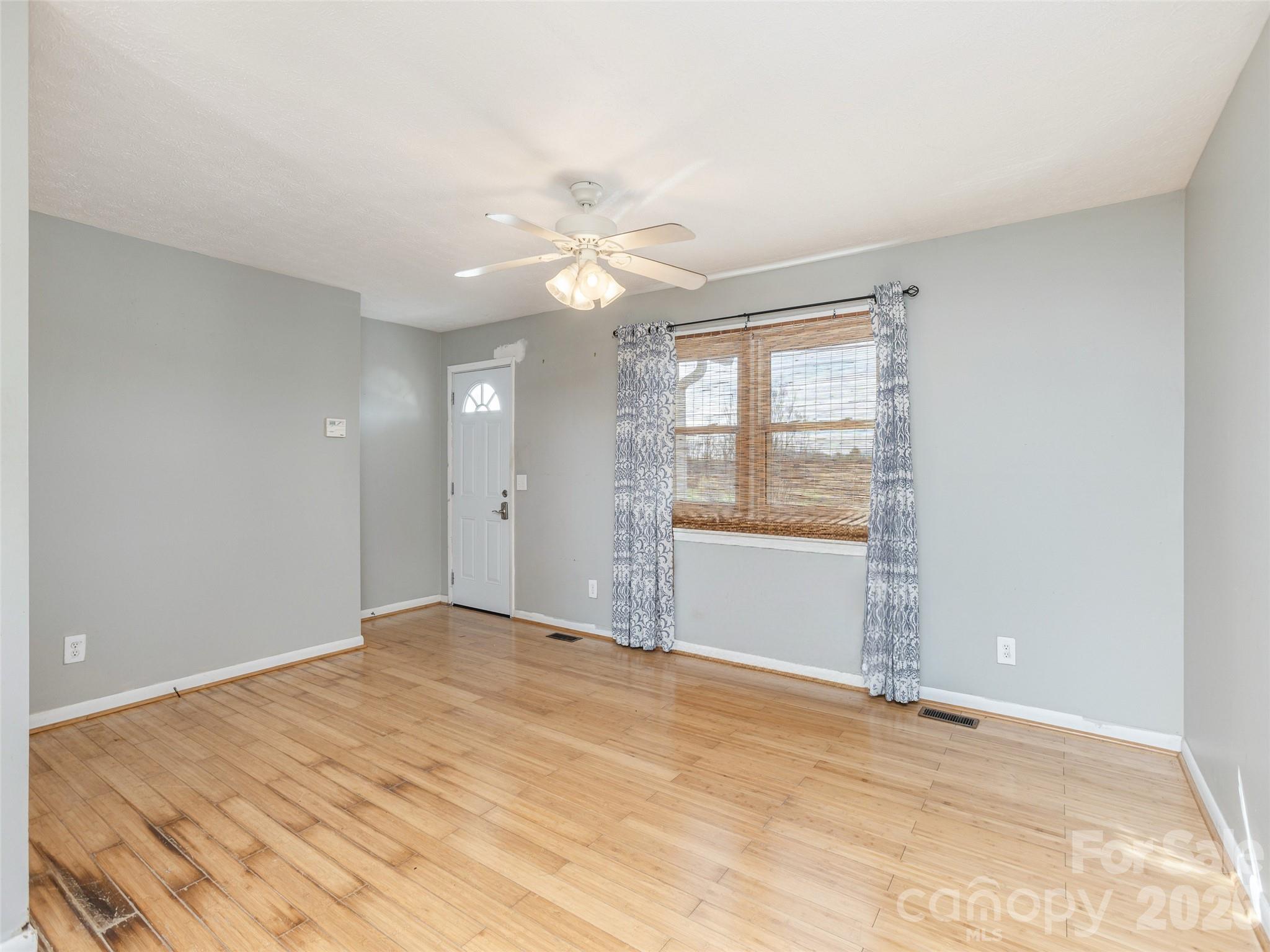 5057 Howard Gap Road Flat Rock, NC 28731 - Photo 4 of 25