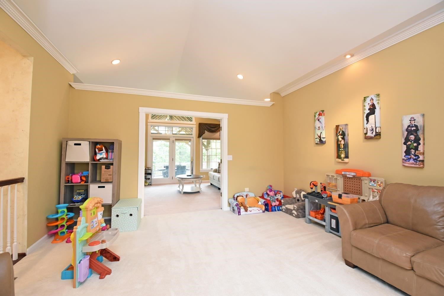 1043 Robertson Road Fort Mitchell, KY 41017 - Photo 5 of 50 Gallery Image 5