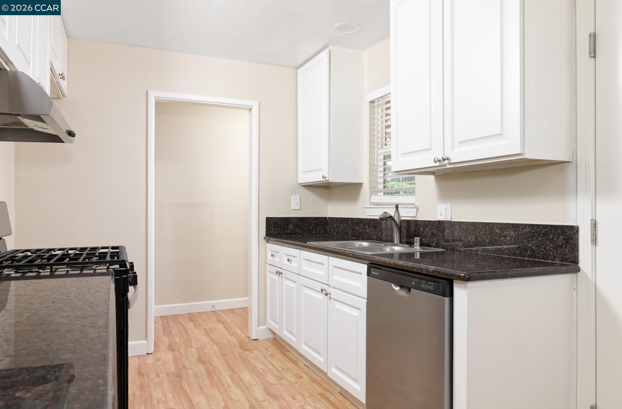 2504 Riesling Way Rancho Cordova, CA 95670 - Photo 3 of 20