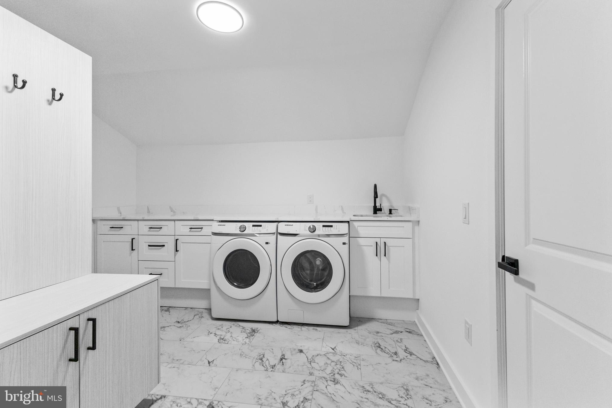 5 Perennial Lane Willingboro, NJ 08046 - Photo 13 of 52 a utility room with dryer and washer