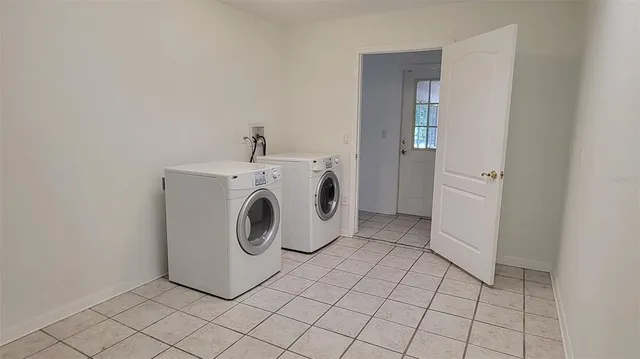 $2,700 | 2800 Hammock Grove Road, Groveland, FL 34736