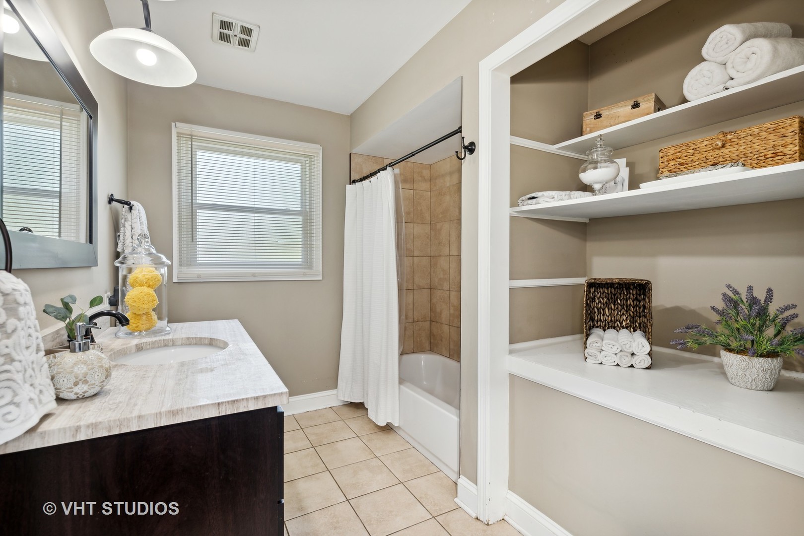 18724 Loomis Avenue Homewood, IL 60430 - Photo 10 of 11 a room with a sink and cabinets