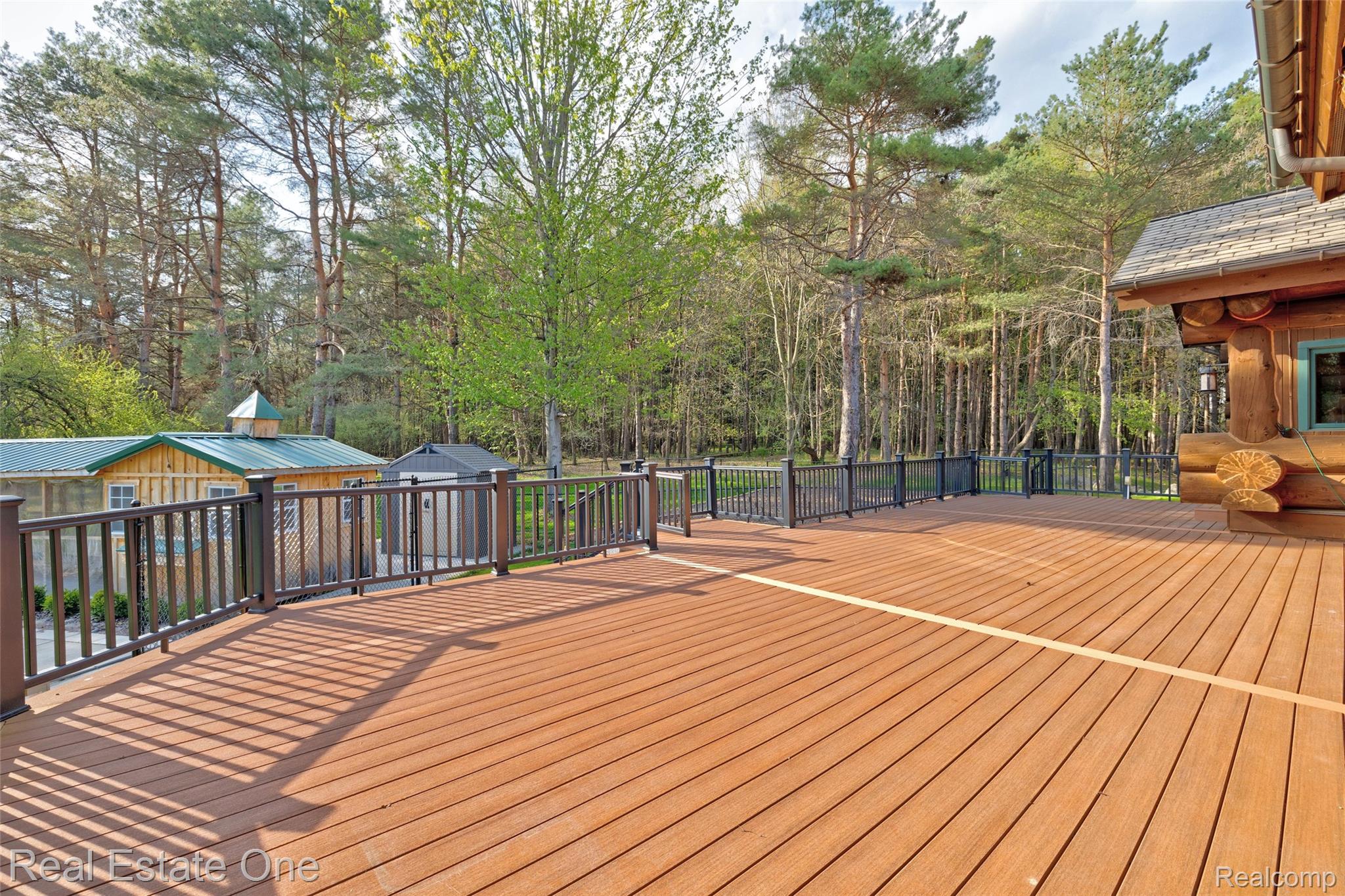 4340 Lahring Road Holly, MI 48442 - Photo 63 of 89 42) Back Deck.jpg