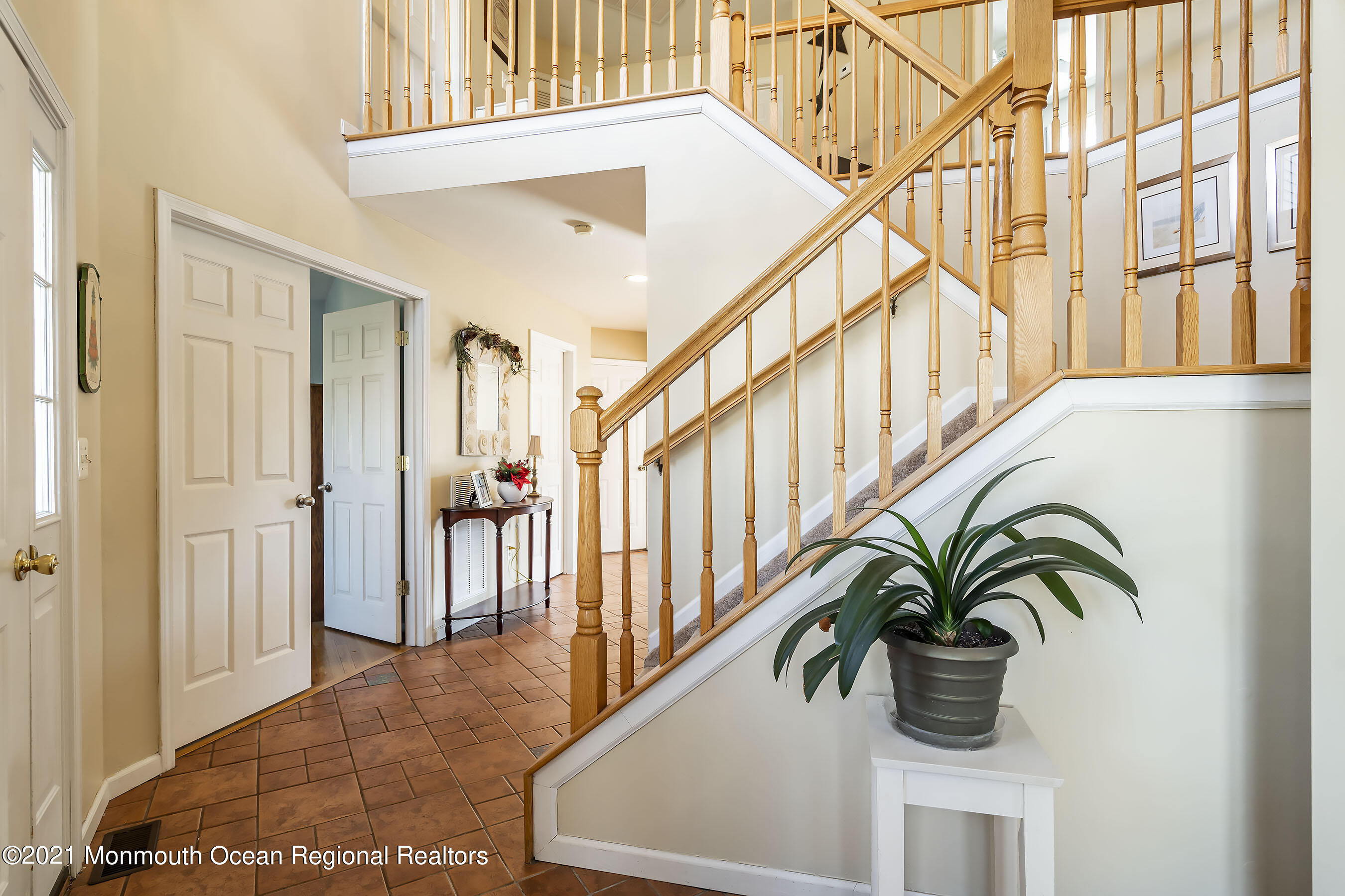 914 Ocean Road Point Pleasant, NJ 08742 - Photo 2 of 40 Foyer 1a