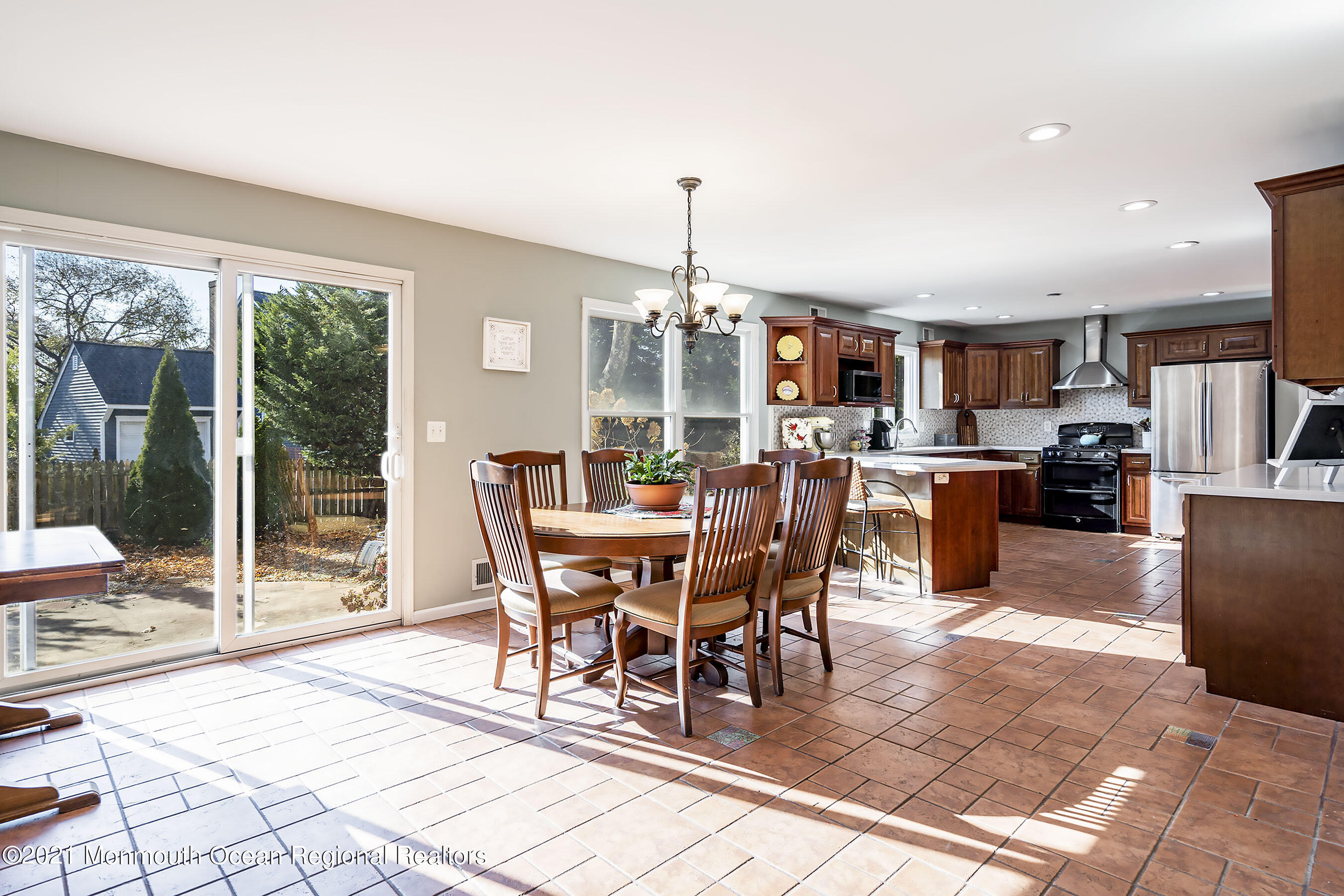 914 Ocean Road Point Pleasant, NJ 08742 - Photo 12 of 40 Breakfast to kitchen 1