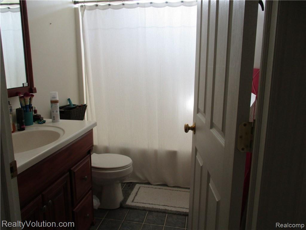 7032 East Richfield Road Davison, MI 48423 - Photo 12 of 33 IMG_0136 - Copy.JPG