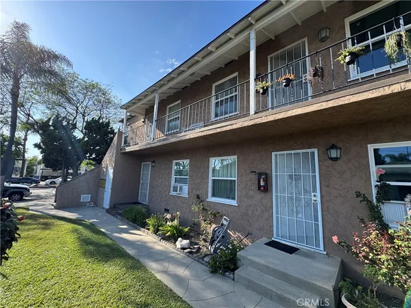 $1,850,000 | 2444 Pacific, Long Beach, CA 90806