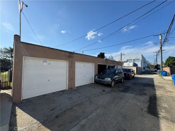 $1,850,000 | 2444 Pacific, Long Beach, CA 90806