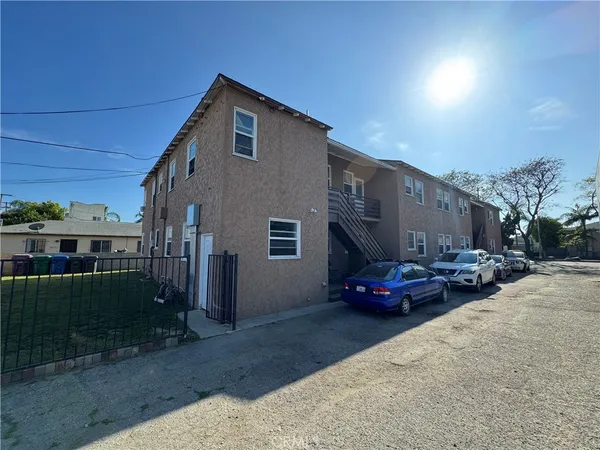 $1,850,000 | 2444 Pacific, Long Beach, CA 90806