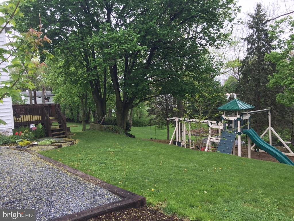 1417 Brunnerville Road Lititz, PA 17543 - Photo 13 of 38