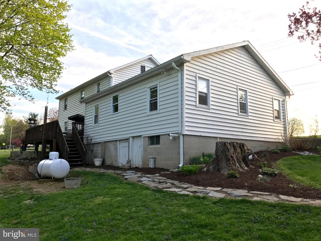 1417 Brunnerville Road Lititz, PA 17543 - Photo 4 of 38