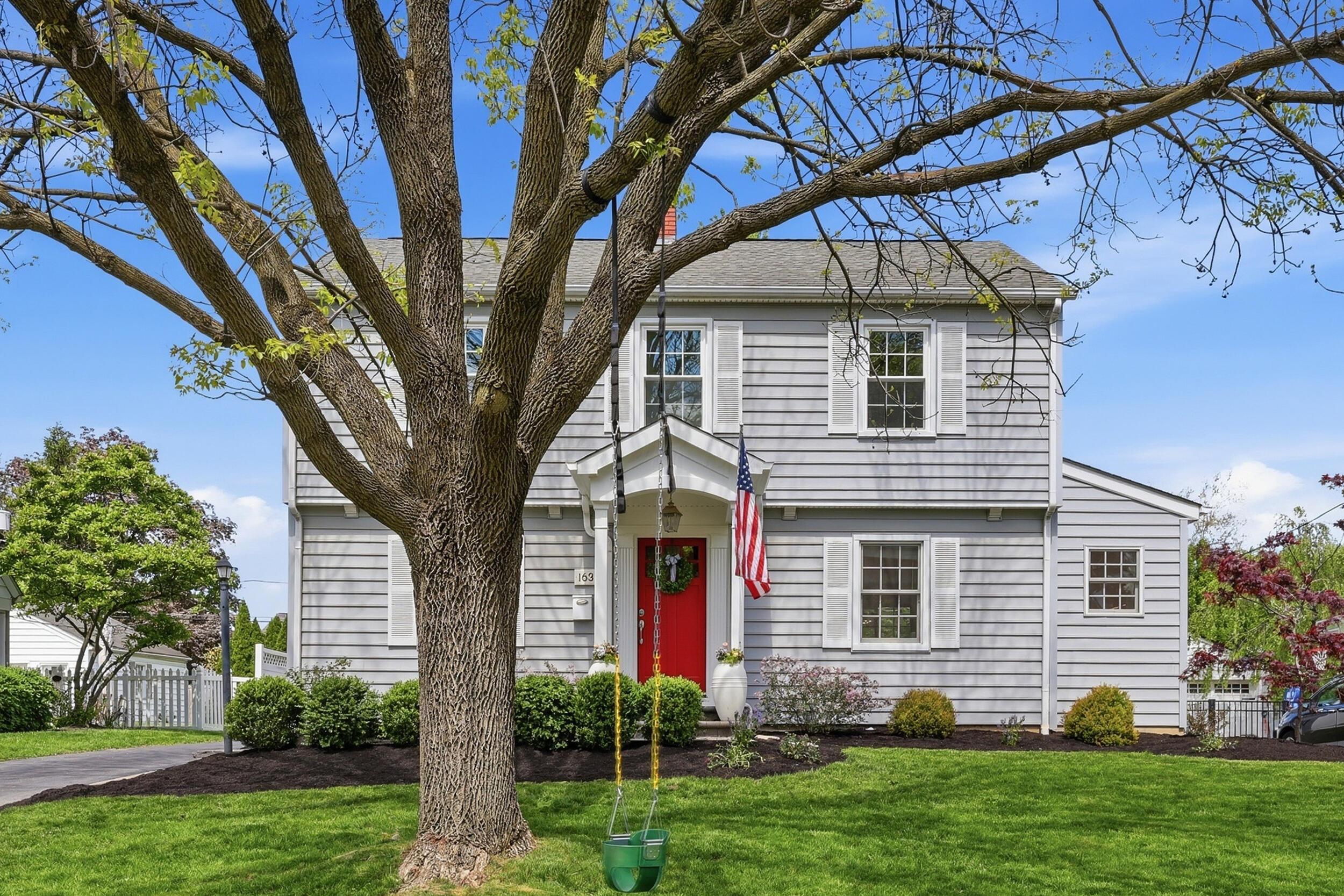 1632 Grenoble Road Columbus, OH 43221 - Photo 2 of 34 Front View