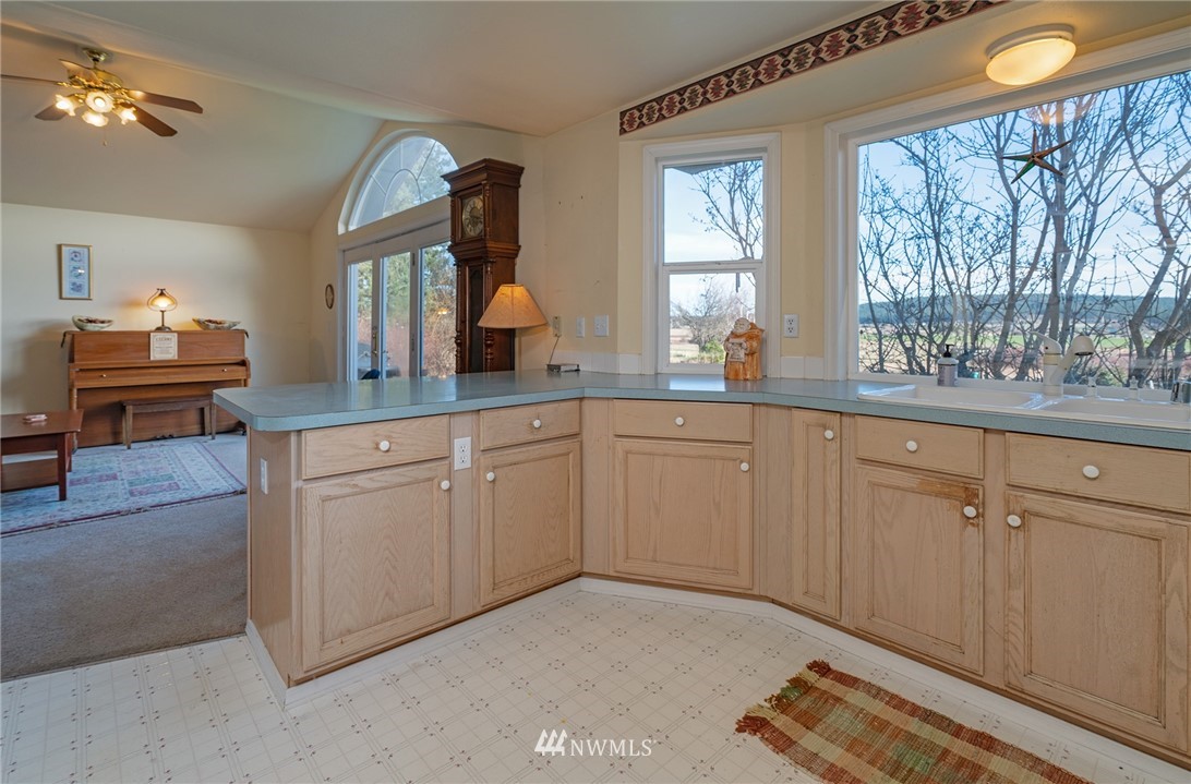 437 Davis Bay Road Lopez Island, WA 98261 - Photo 14 of 25