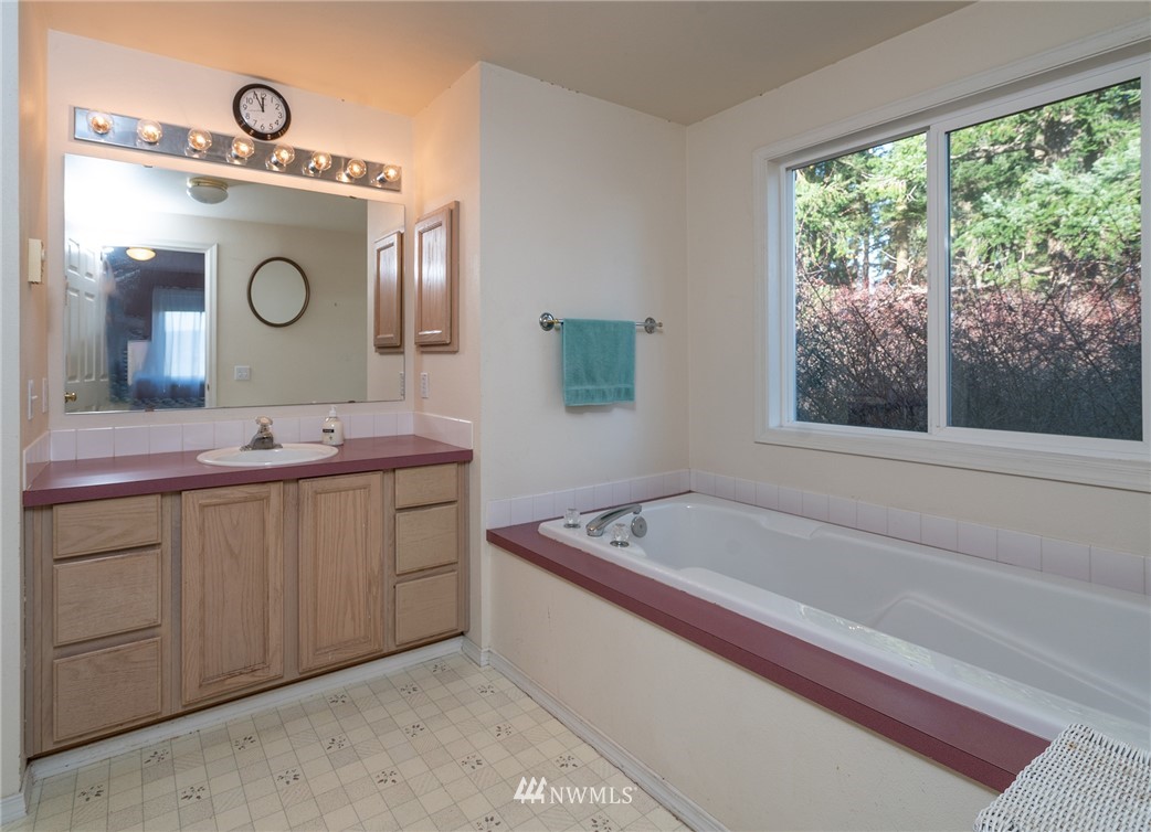 437 Davis Bay Road Lopez Island, WA 98261 - Photo 20 of 25