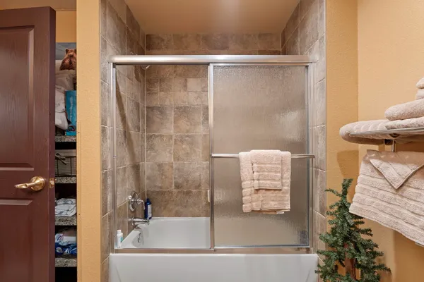 $225,000 | 2411 River Wisconsin Dells Wi 53965, Unit 2235, Wisconsin Dells, WI 53965