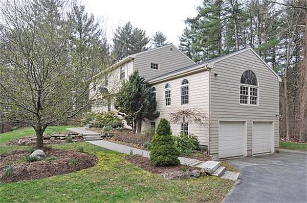 59 Willowdale Road Topsfield, MA 01983 - Photo 1 of 18 Gallery Image 1